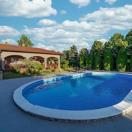 Вілла Pool House Cenej Екстер'єр фото